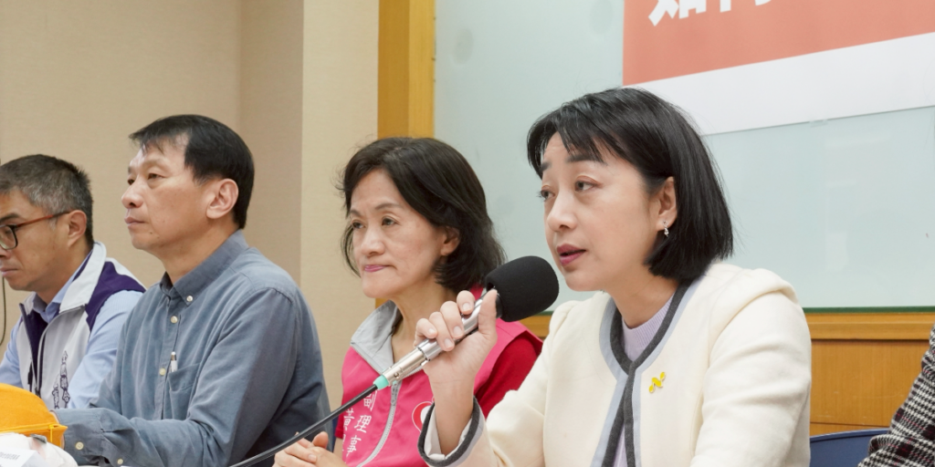 只灑幣不修法，犧牲孩子營養午餐品質！王婉諭偕五大領域代表提出三項訴求
